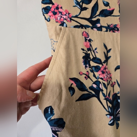 LEITH linen Floral Jumpsuit With Spaghetti Straps and Open Back. Size Medium - Picture 4 of 16